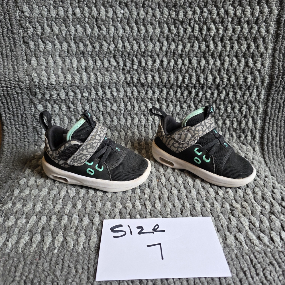 Nike Toddler 7, black Grey mint teal gray